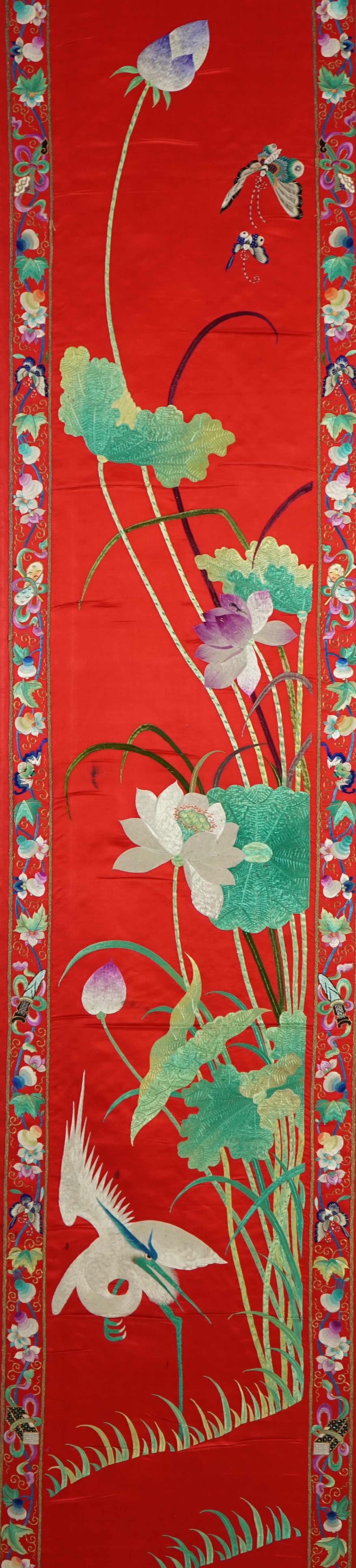 A Chinese embroidered silk wall hanging, early 20th century